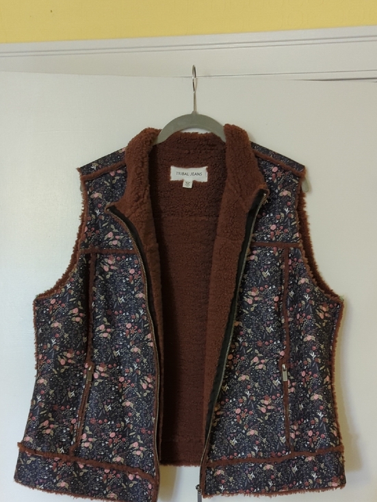 Tribal Jeans Jackets & Blazers - Women's Brown Floral Faux-Sherpa Vest